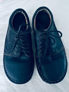 Black Leather Lace-Up Casual Shoes